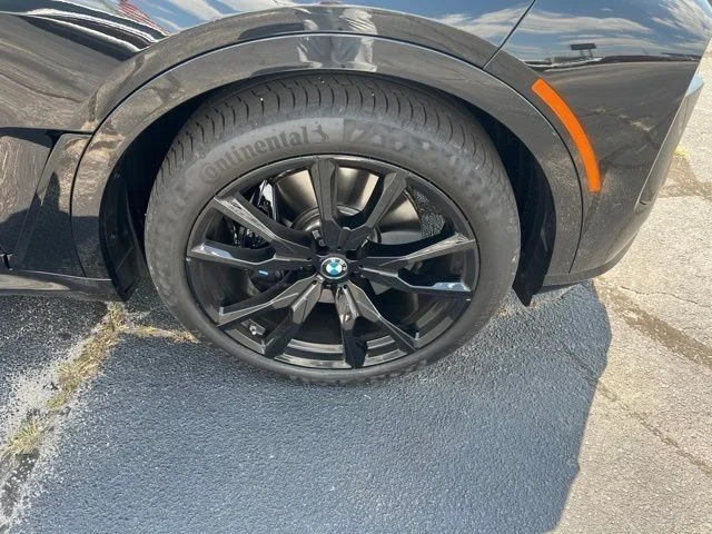 Used 2026 Black BMW xDrive40i image 13
