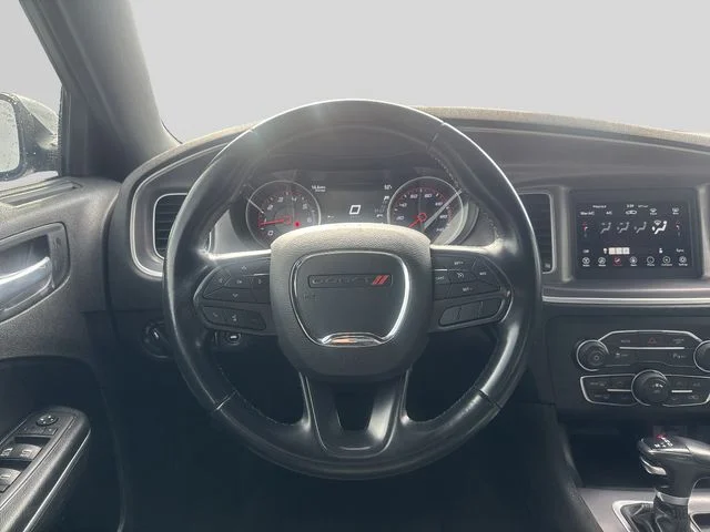 Used 2022 White Dodge SXT image 11