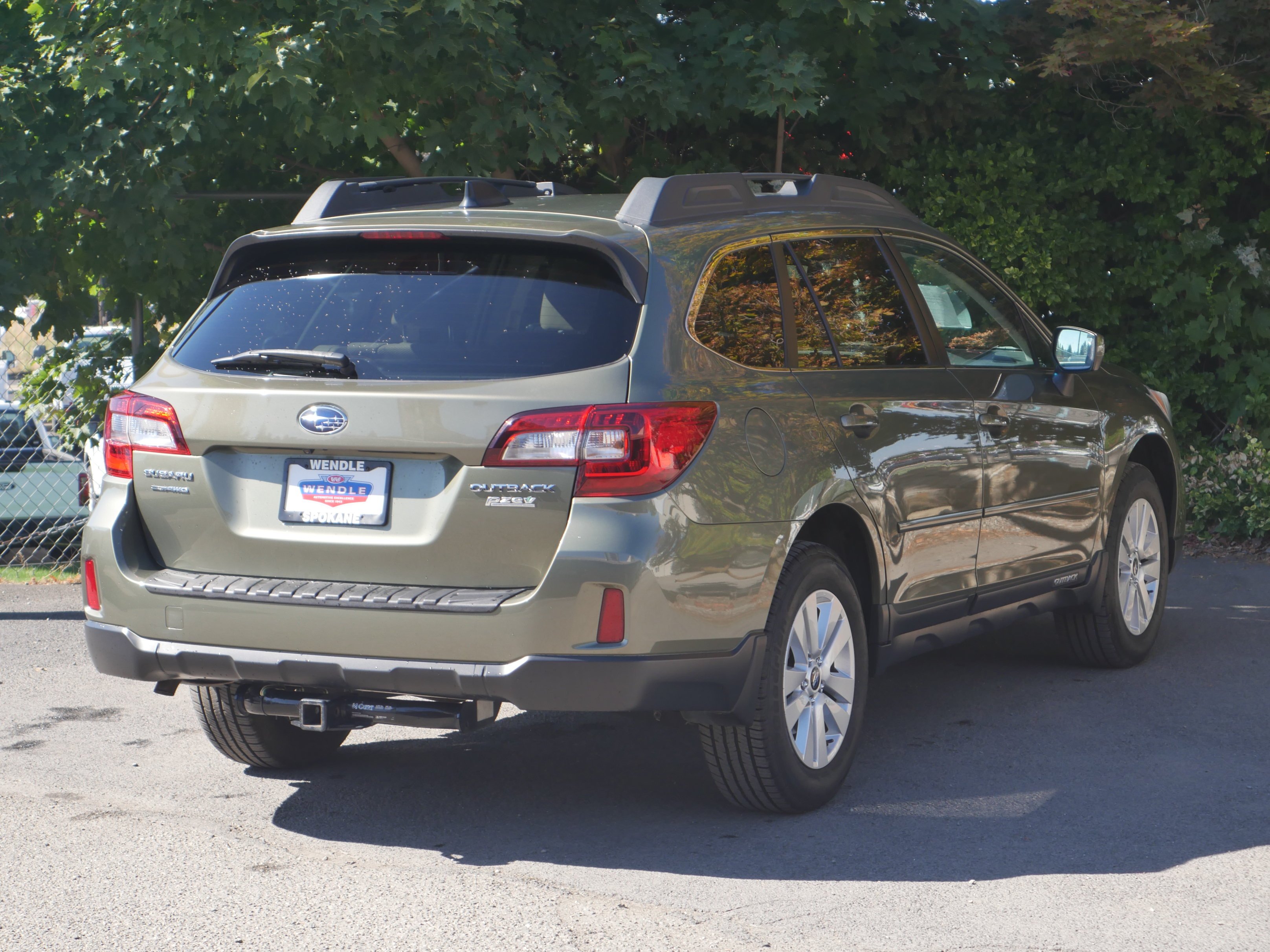 Used 2016 Wilderness Green Metallic Subaru 2.5i Premium image 14