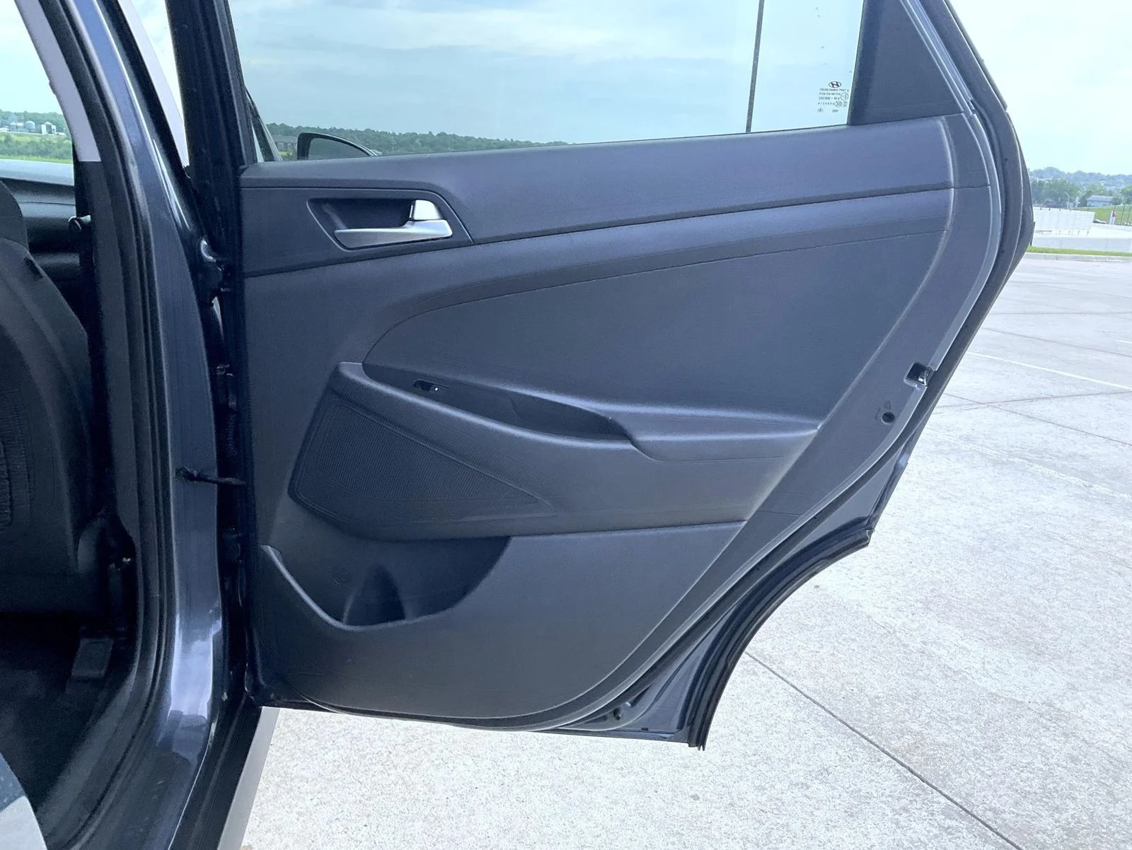 Certified Used 2020 Blue Hyundai SE image 21