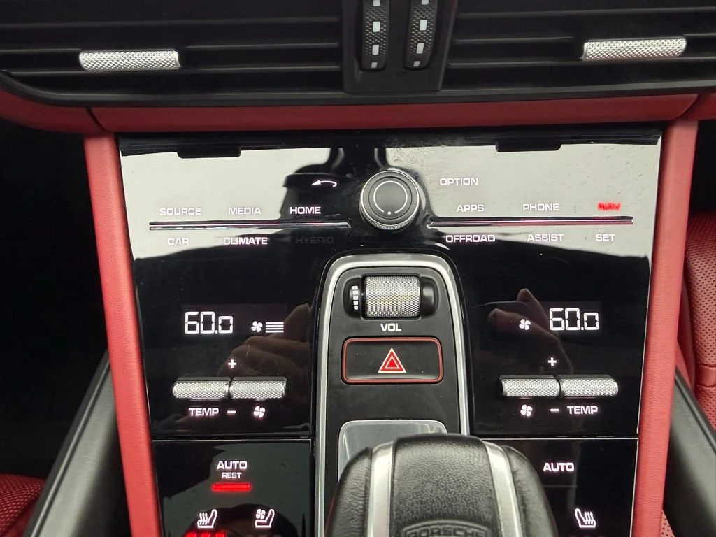 Used 2022  Porsche Turbo image 19