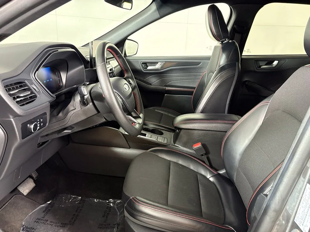 Used 2025 Gray Ford ST-Line image 25