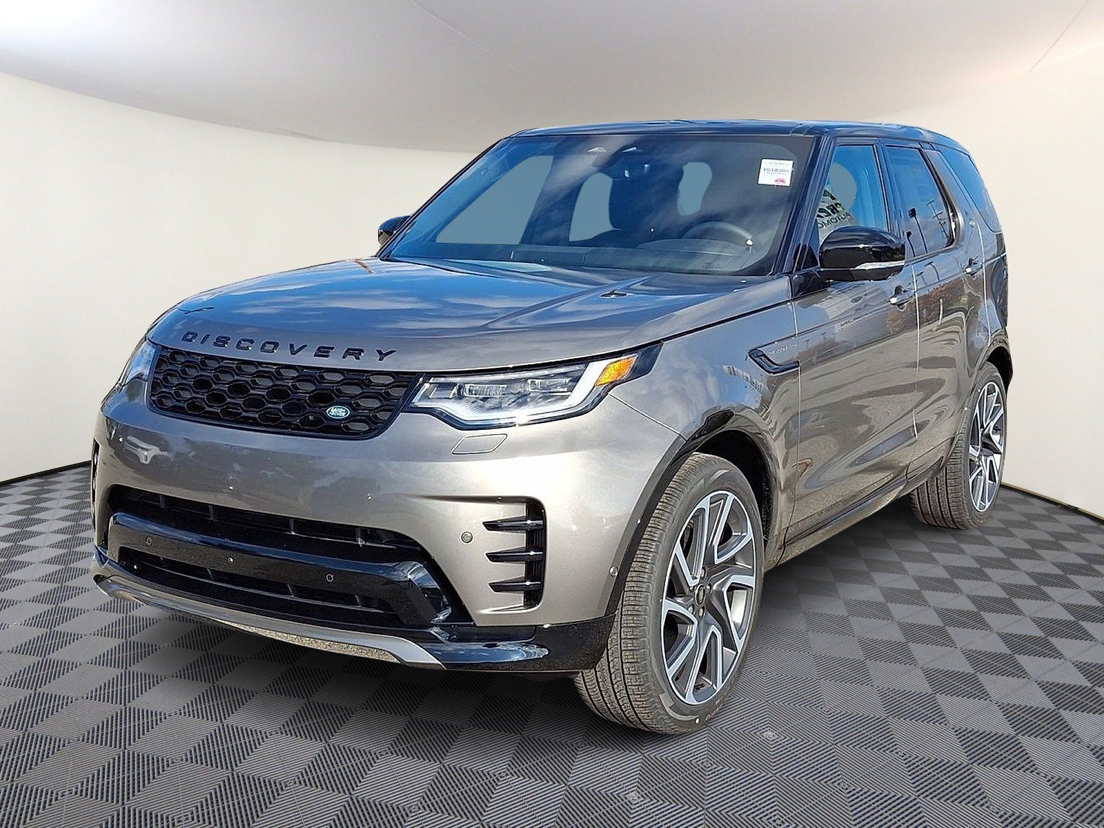 2024 Land Rover Discovery Dynamic SE