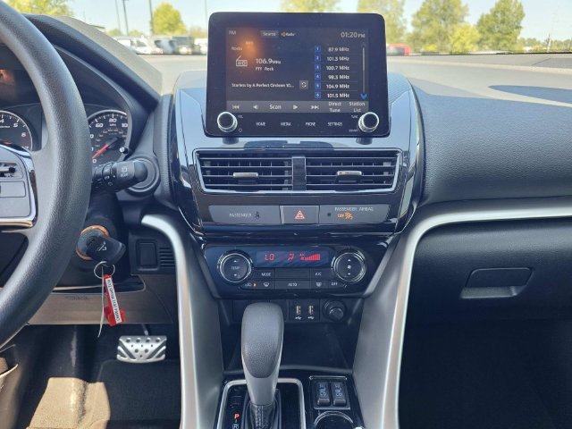 Used 2022  Mitsubishi LE image 25