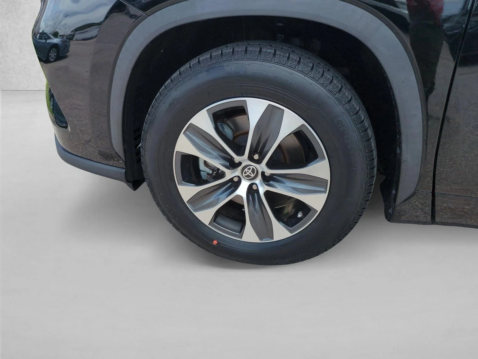 Used 2023 Midnight Black Metallic Toyota XLE image 24