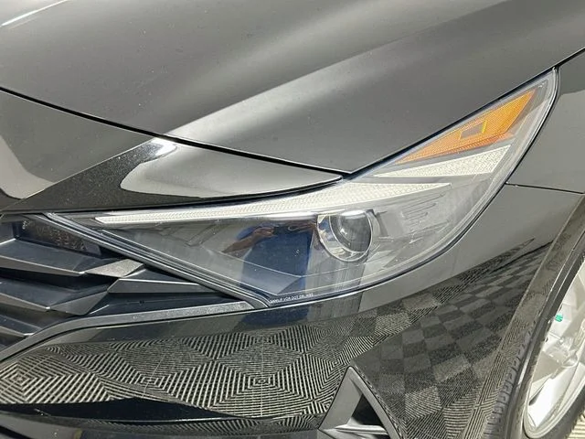 Certified Used 2022 Black Hyundai SE image 22