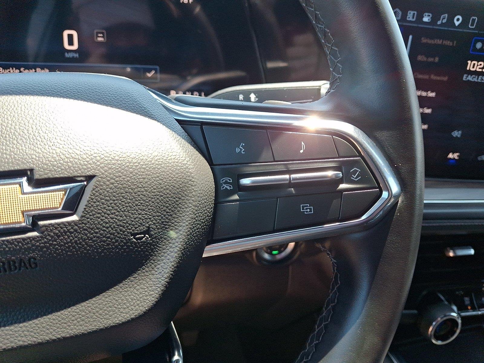 Used 2025 Summit White Chevrolet LS image 22