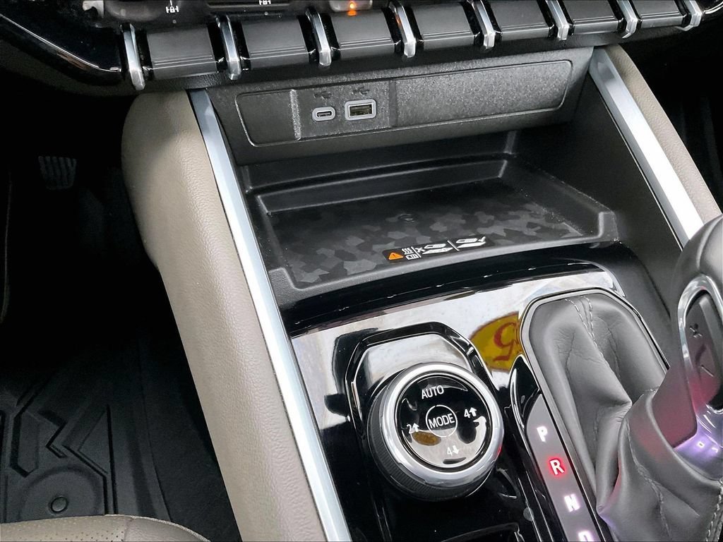 Used 2025 Black Chevrolet ZR2 image 26