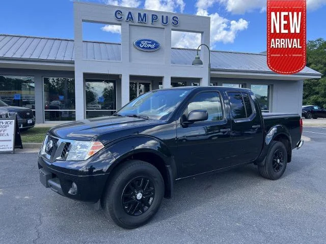 Used 2019 Magnetic Black Nissan  image 1