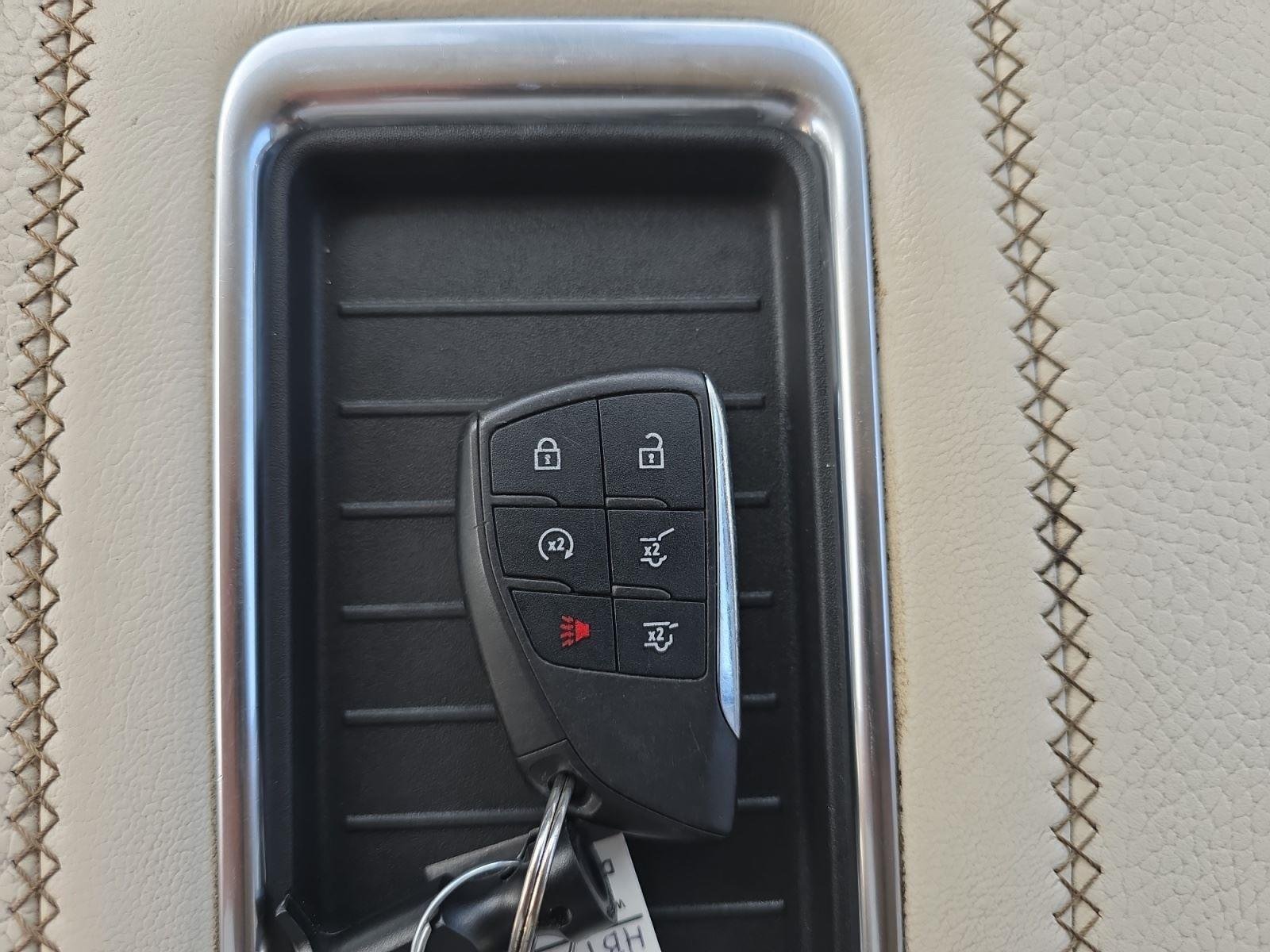 Used 2021 White Frost Tricoat GMC Denali image 12