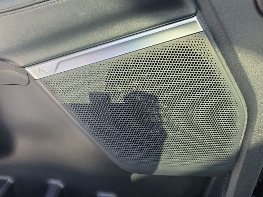 Used 2025  Ford Tremor image 13