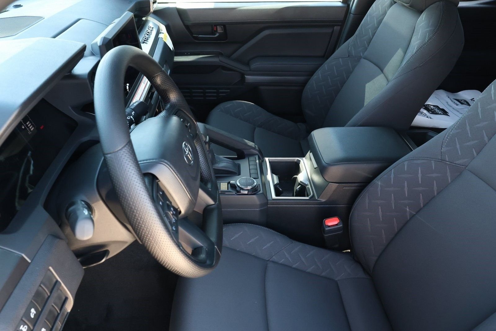 2025 Toyota Tacoma SR5 - Photo 15