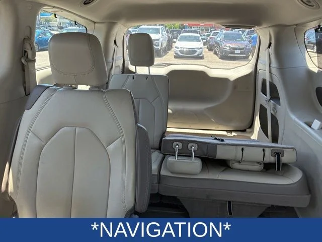 Used 2017 Red Chrysler Touring L image 13