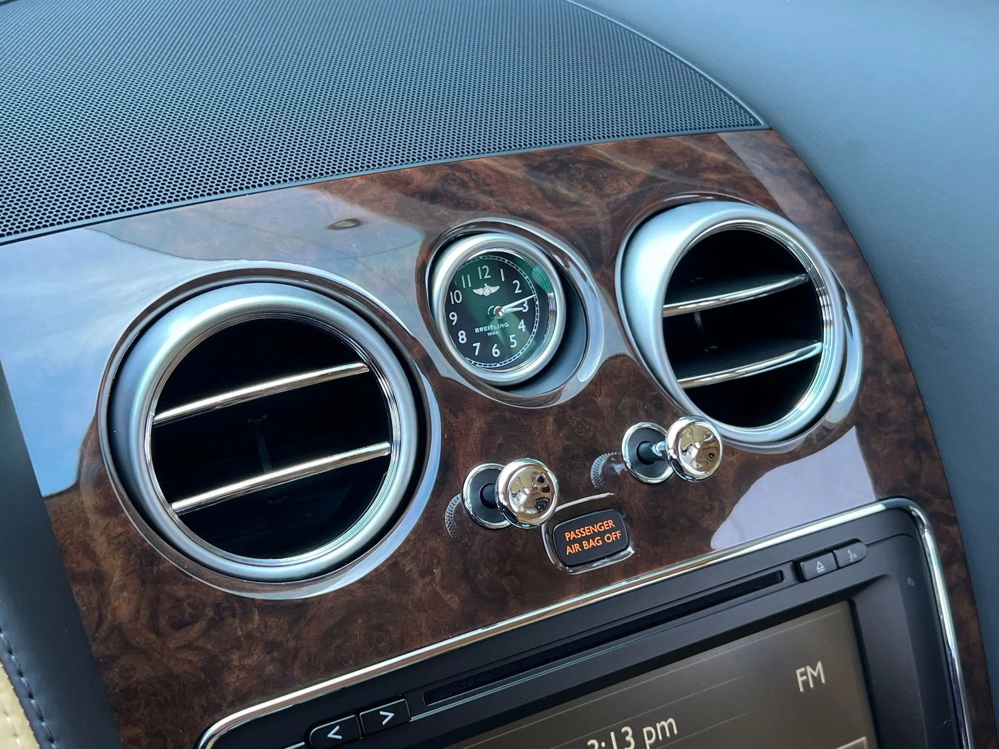 Used 2014 Black Bentley Base image 27