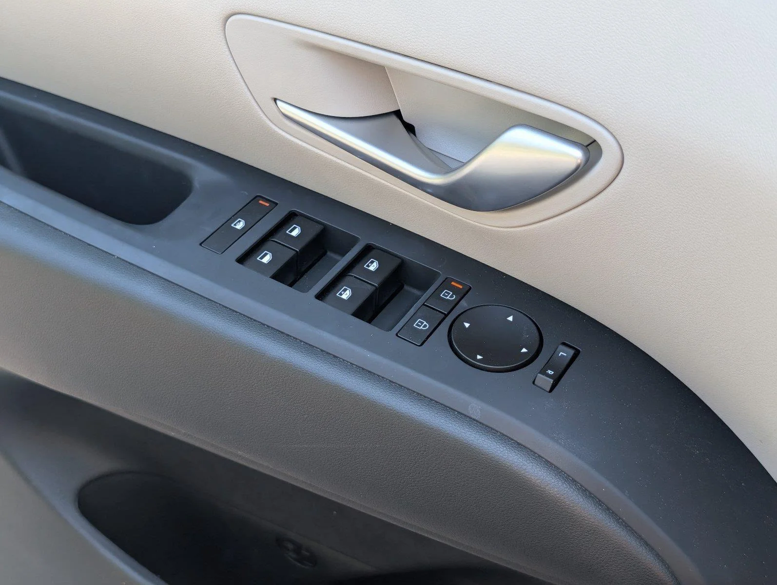 Used 2026 Hampton Gray Hyundai SEL image 20