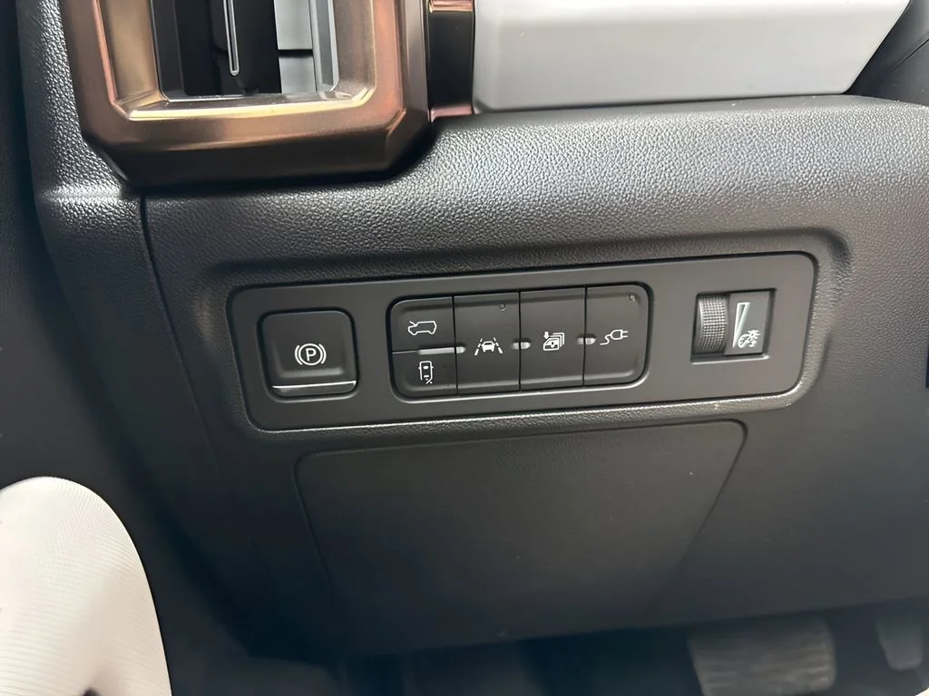 Used 2024 Interstellar White GMC 2X image 27