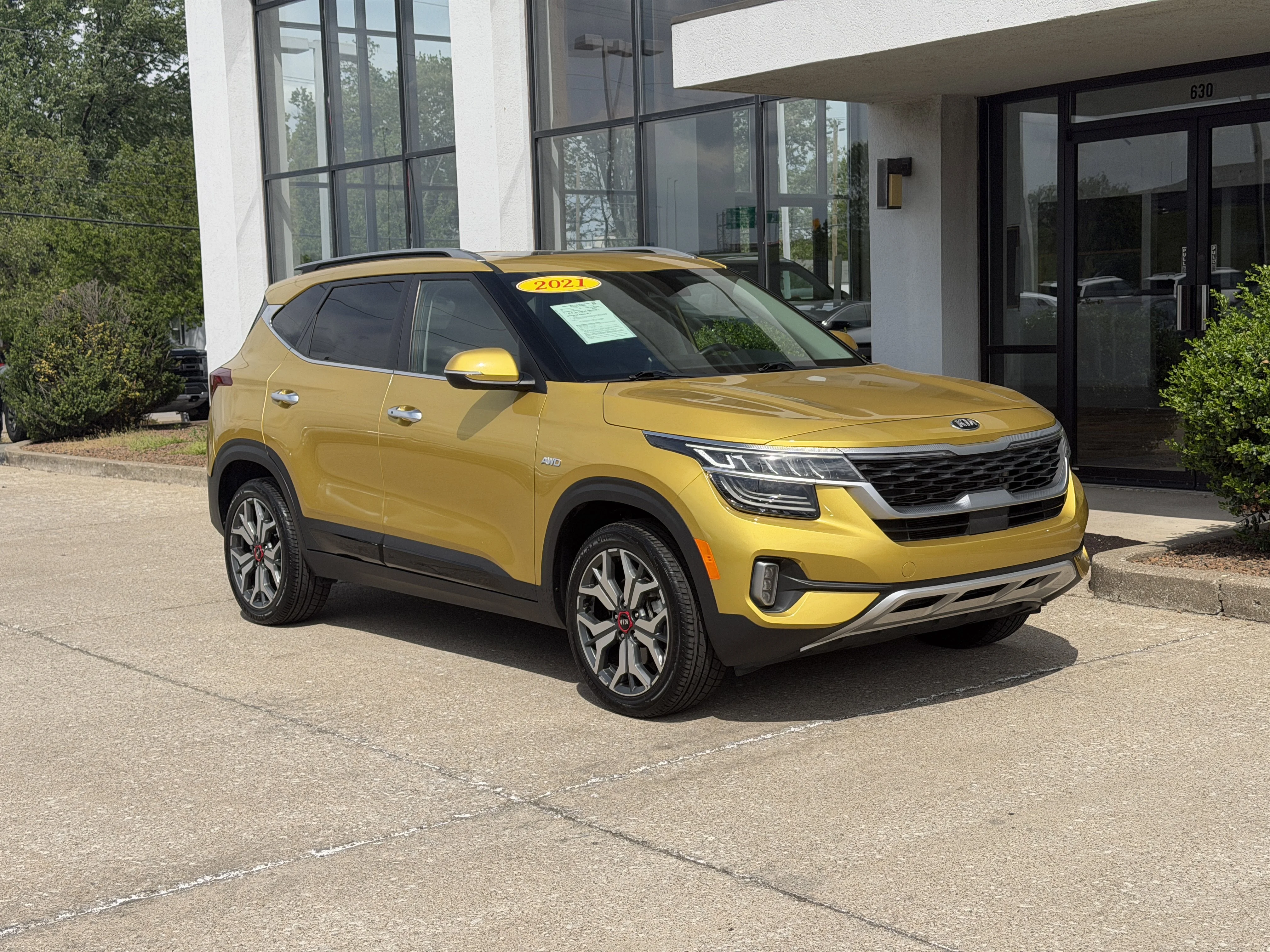 Used 2021 Kia Seltos SX with VIN KNDETCA21M7149268 for sale in Jeffersonville, IN