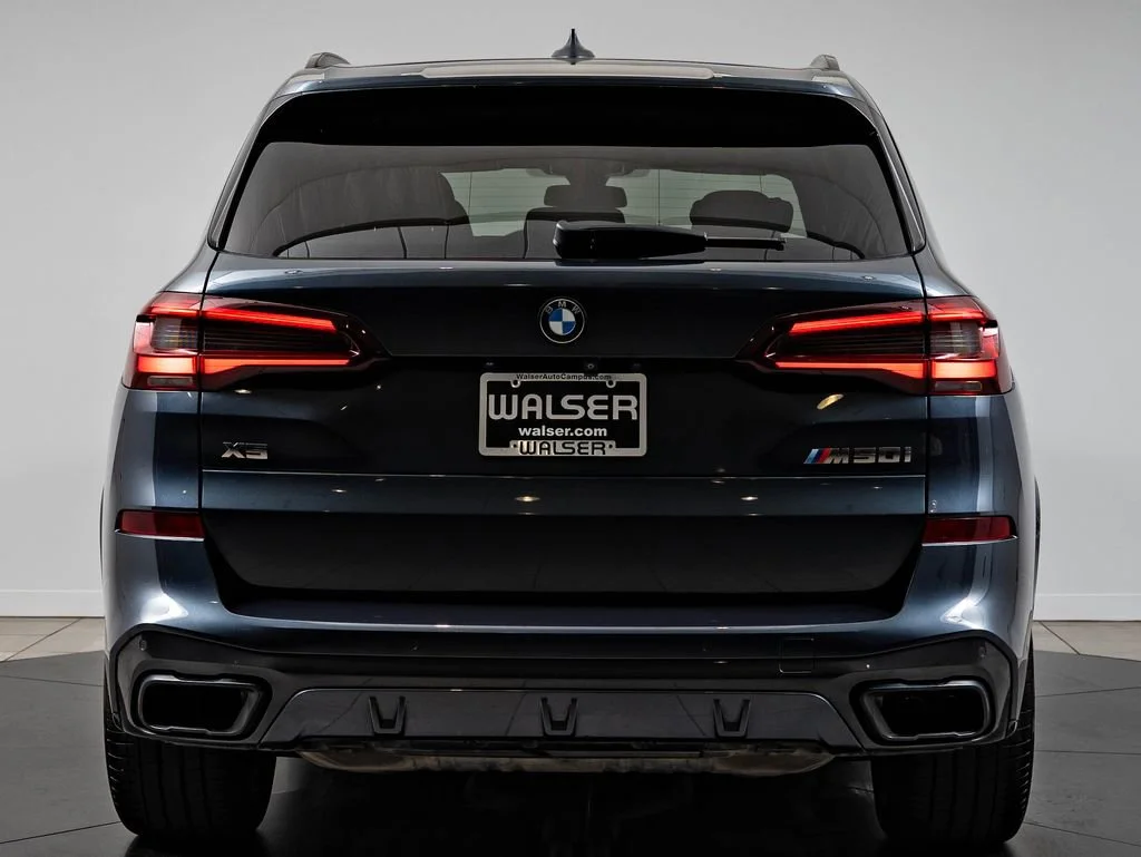 Used 2022 Arctic Gray Metallic BMW M50i image 7
