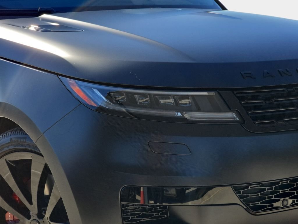 New 2026 Santorini Black LAND ROVER Dynamic SE image 33