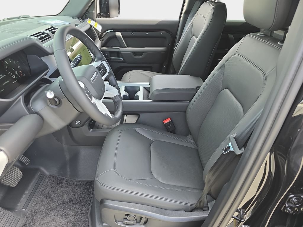 New 2026 Black Land Rover X-Dynamic SE image 16