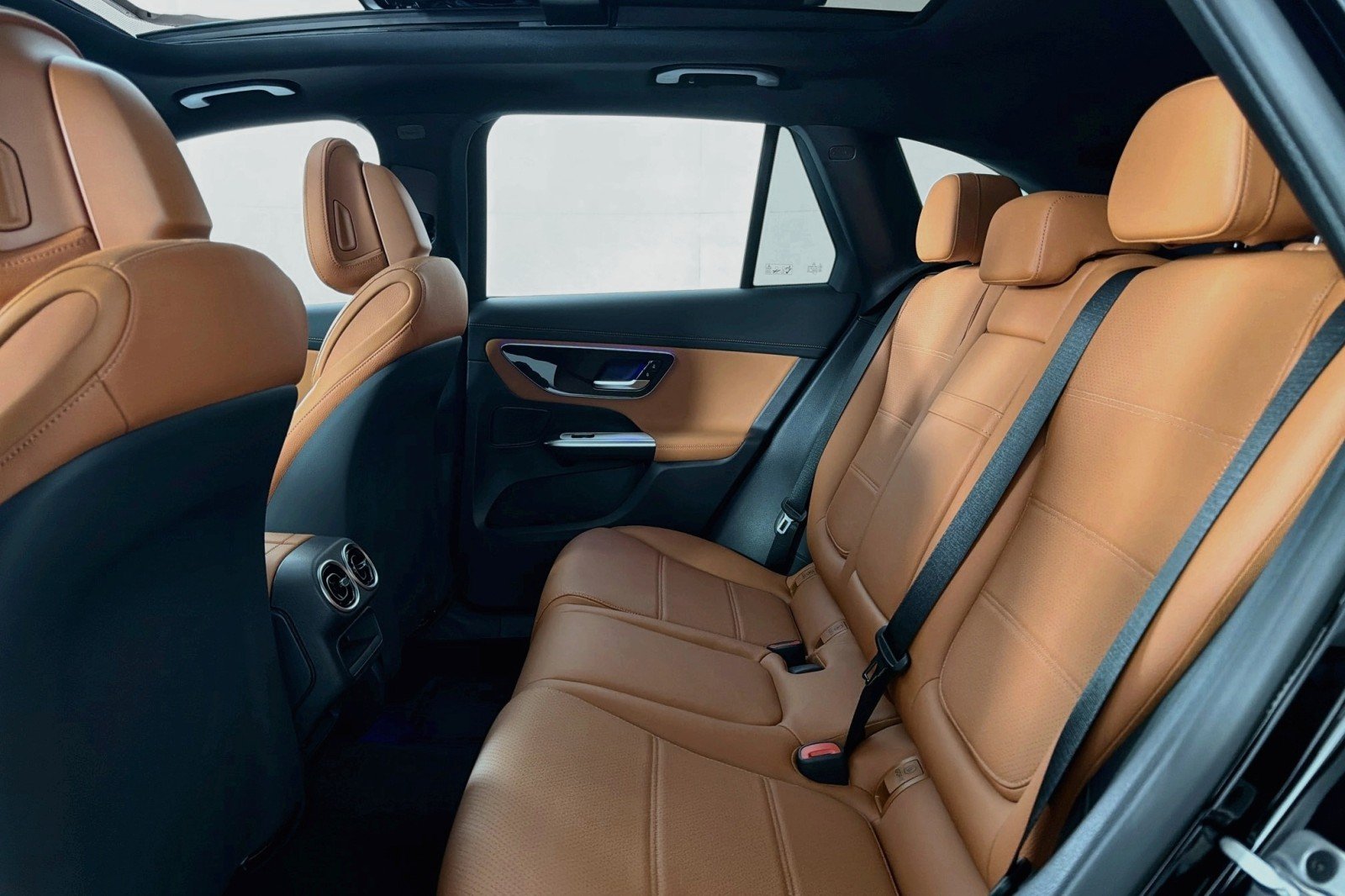 New 2027 Black Mercedes-Benz GLC 300 SUV image 7