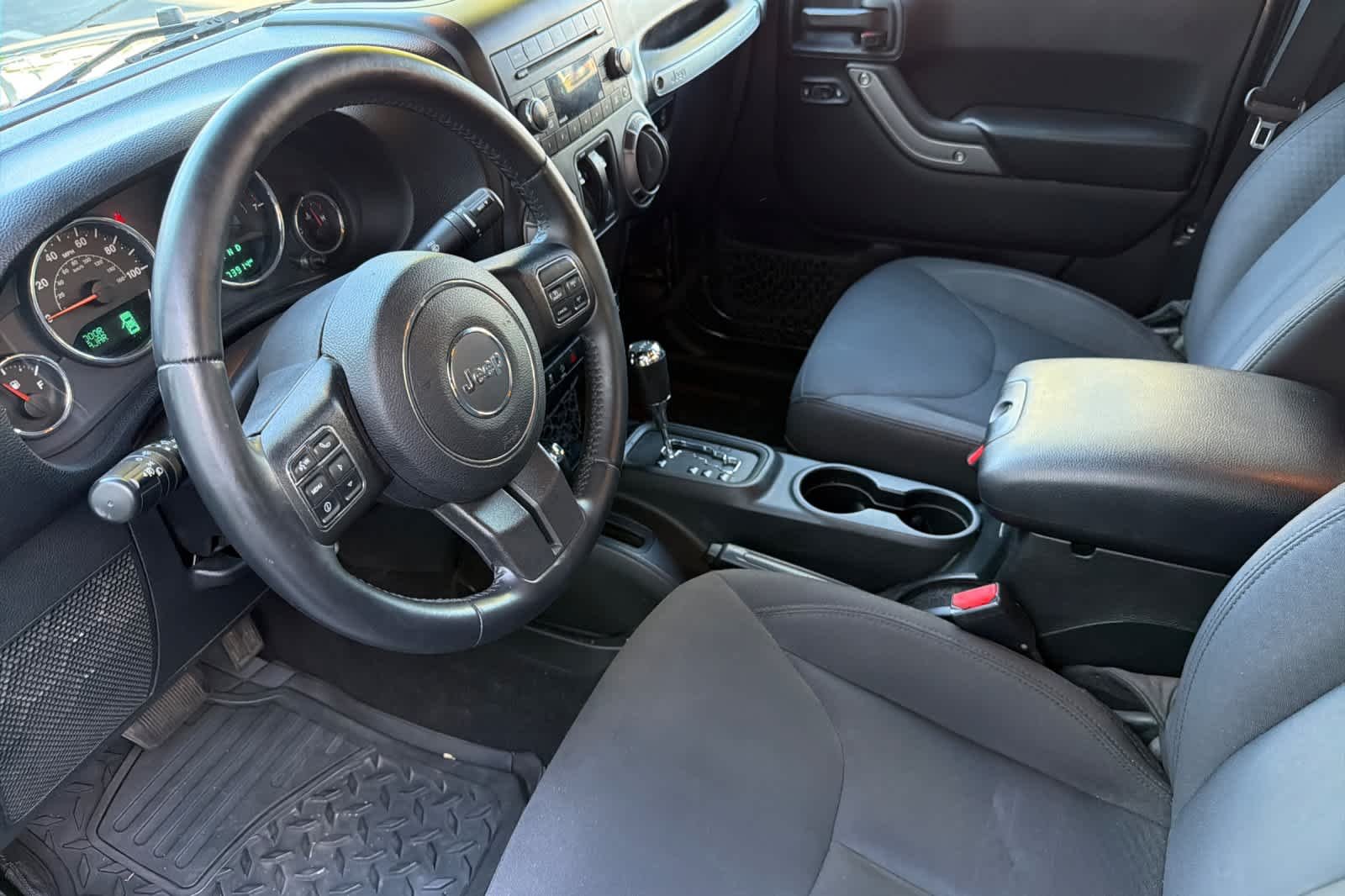 Used 2018 Granite Crystal Metallic Clearcoat Jeep Sport S image 11