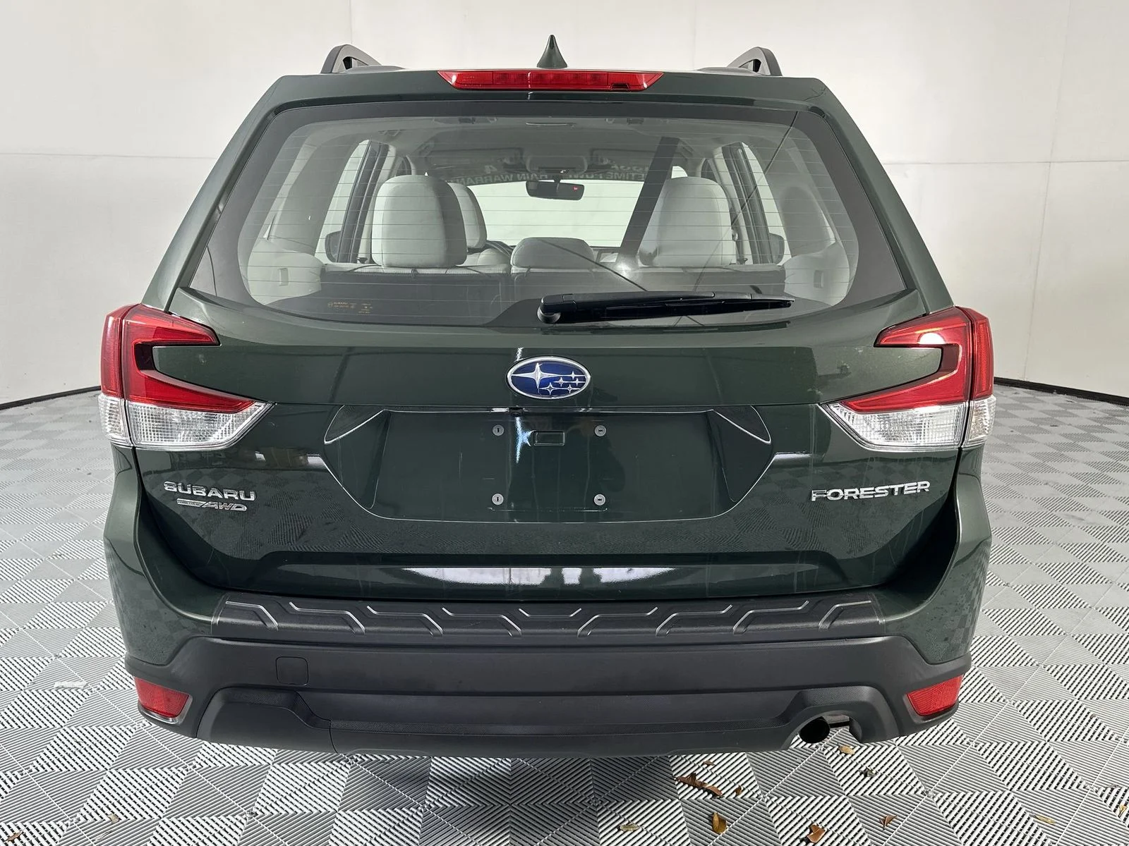 Used 2023 Green Subaru Base image 7