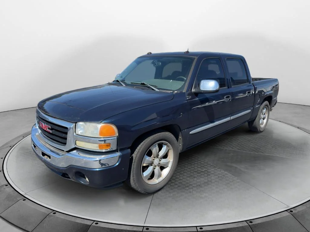 2005 GMC Sierra 2WD Crew Cab 6 1/2-ft SLE's photo