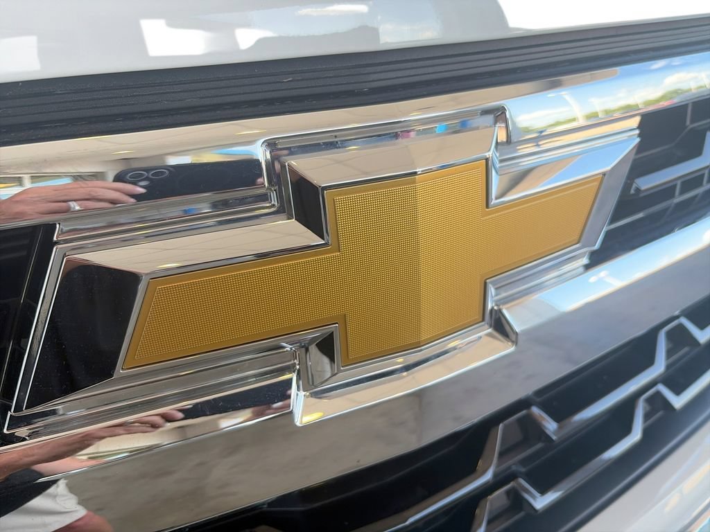 Certified Used 2025 Summit White Chevrolet LT image 33
