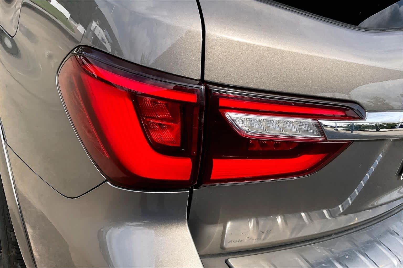 Used 2019 Smoky Quartz INFINITI LUXE image 28