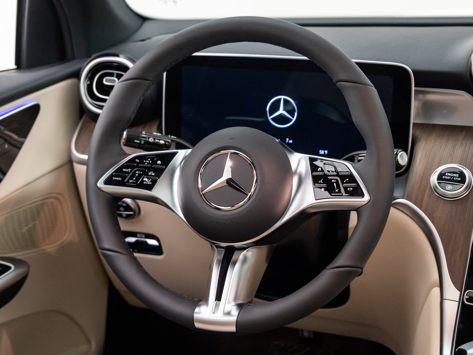 New 2026 White Mercedes-Benz GLC 300 image 10