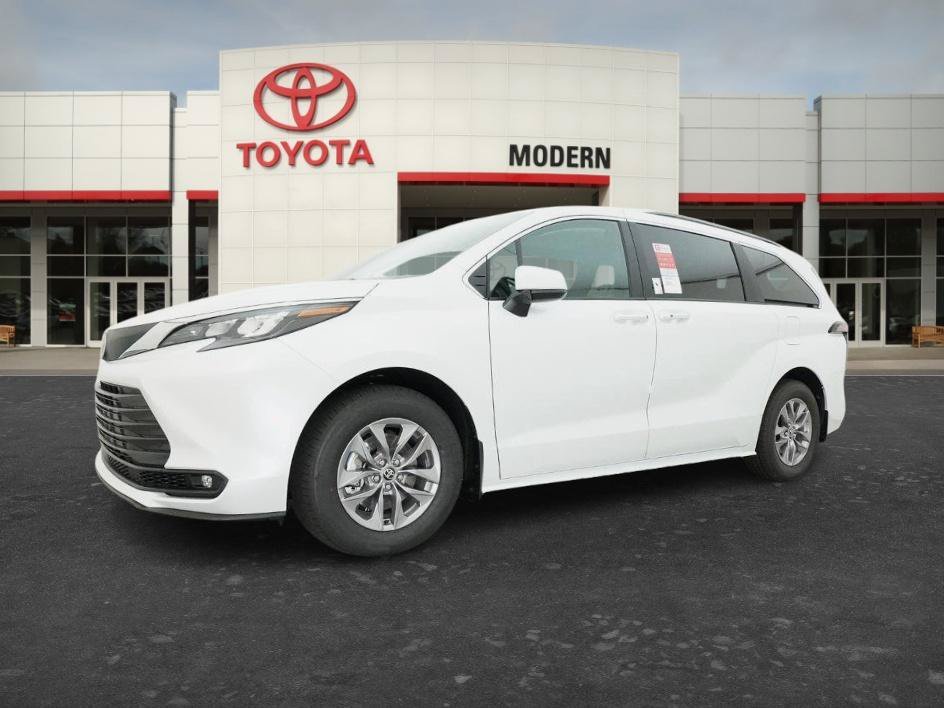 New 2026 Wind Chill Pearl Toyota XLE image 6