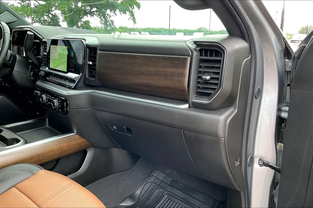 Used 2025 Gray Chevrolet High Country image 23