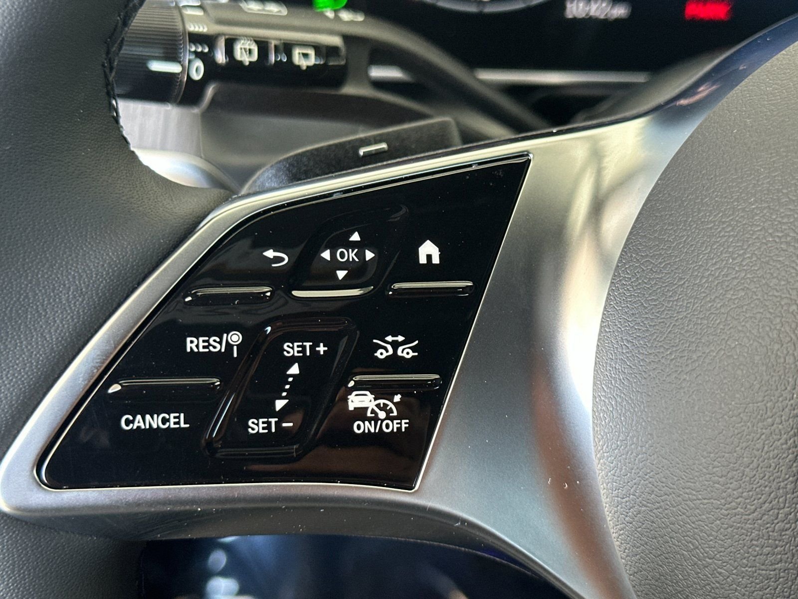 New 2026 Polar White Mercedes-Benz 300 image 28