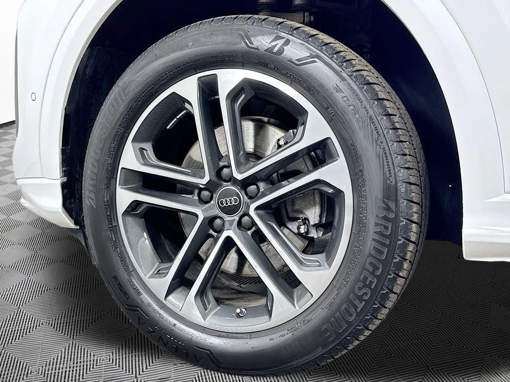 2025 Audi New Q5 Premium - Photo 24