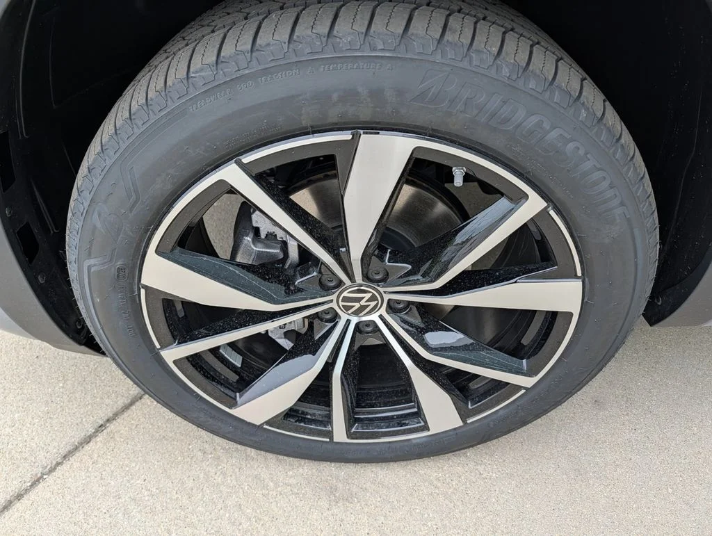 New 2026 Gray Volkswagen 2.0T SEL Premium R-Line image 10