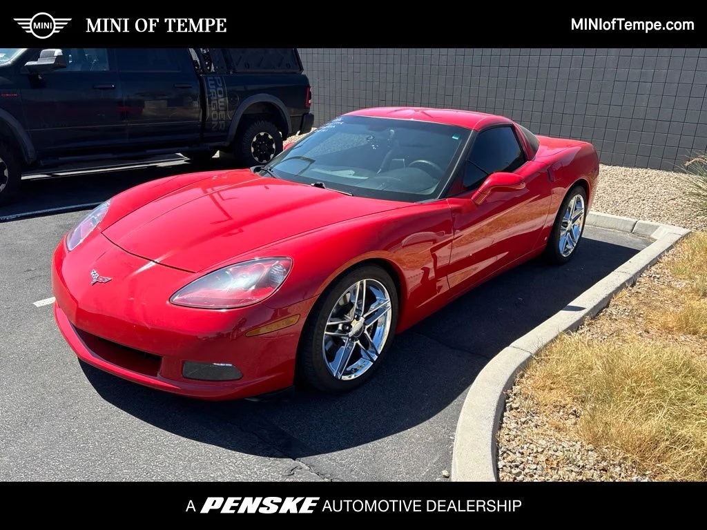 Used 2009 Red Chevrolet Base image 1