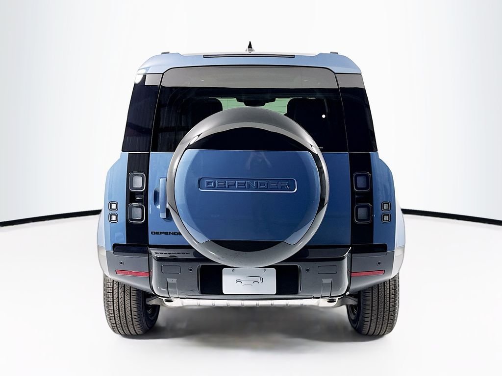 Used 2026 Tasman Blue Metallic Land Rover S image 6