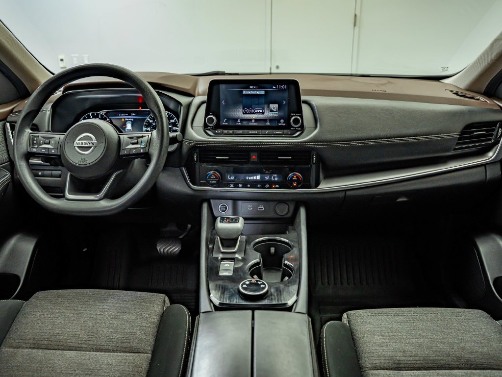 Used 2021 Super Black Nissan SV image 25