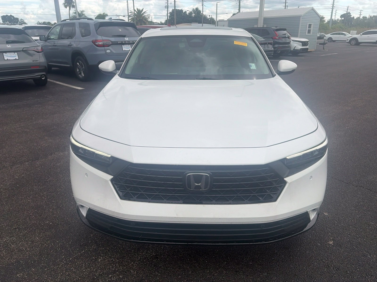 Used 2025 White Honda EX-L image 2