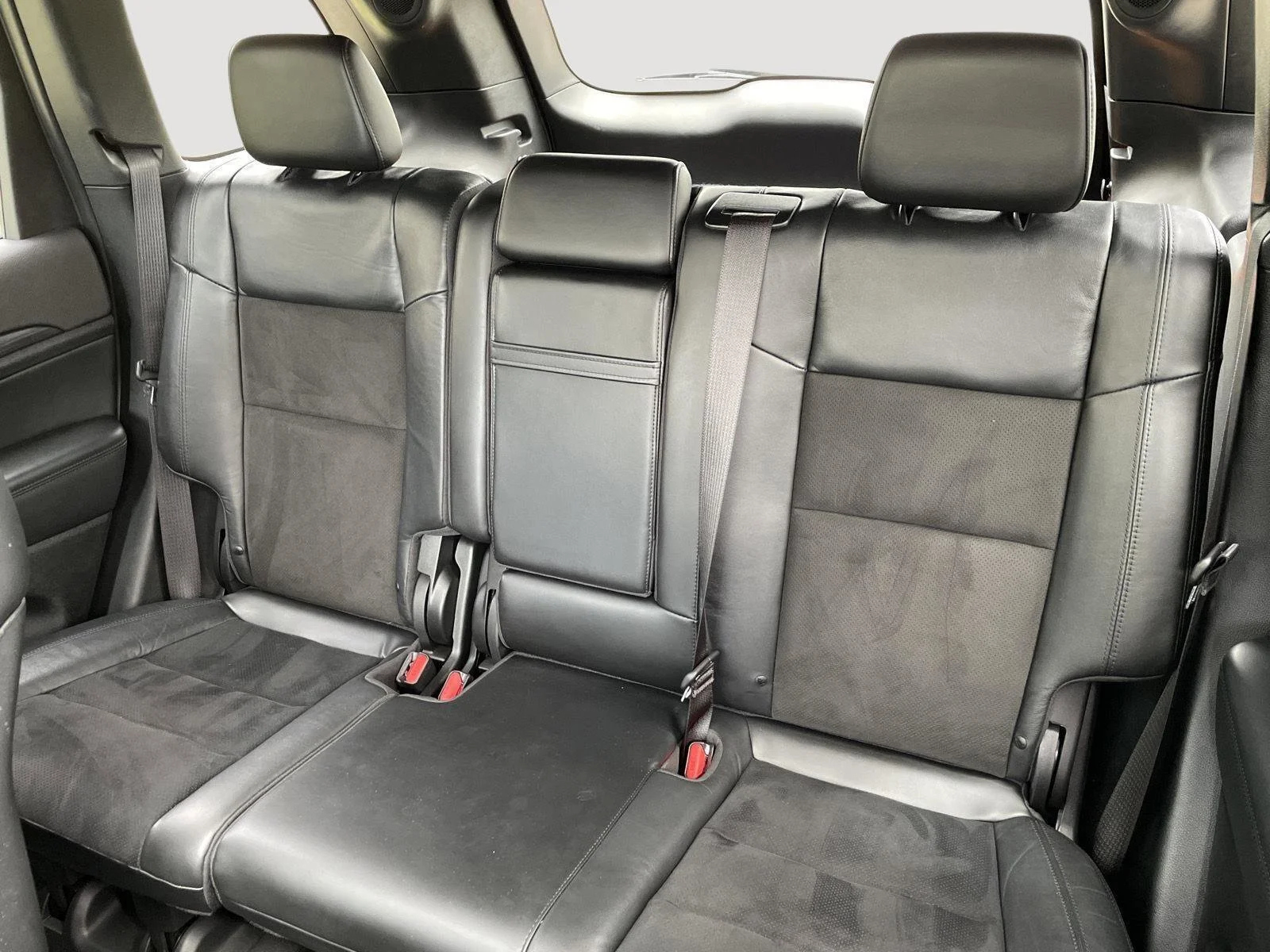 Used 2021 Billet Silver Metallic Clearcoat Jeep Laredo X image 23