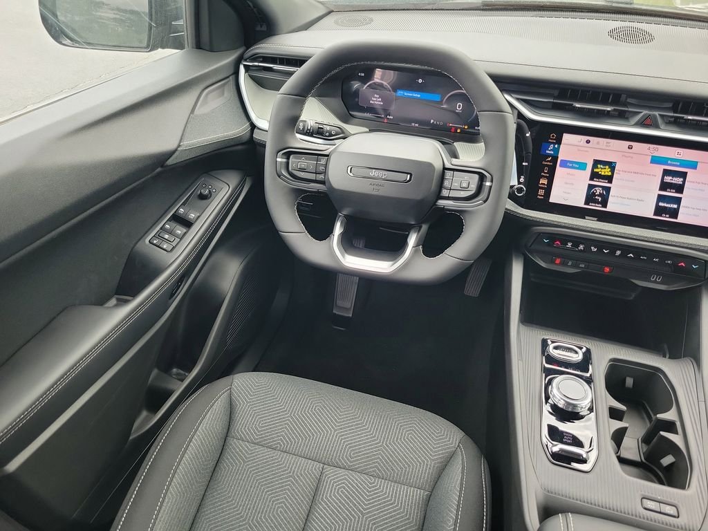 New 2026 Diamond Black Crystal Pearlcoat Jeep Laredo image 8