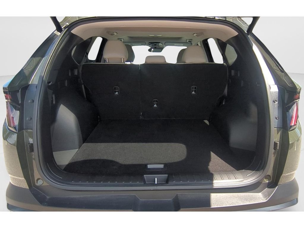Used 2025 Green Hyundai SEL Convenience image 9
