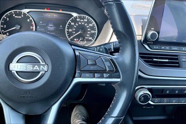 Used 2024 Silver Nissan 2.5 SR image 11
