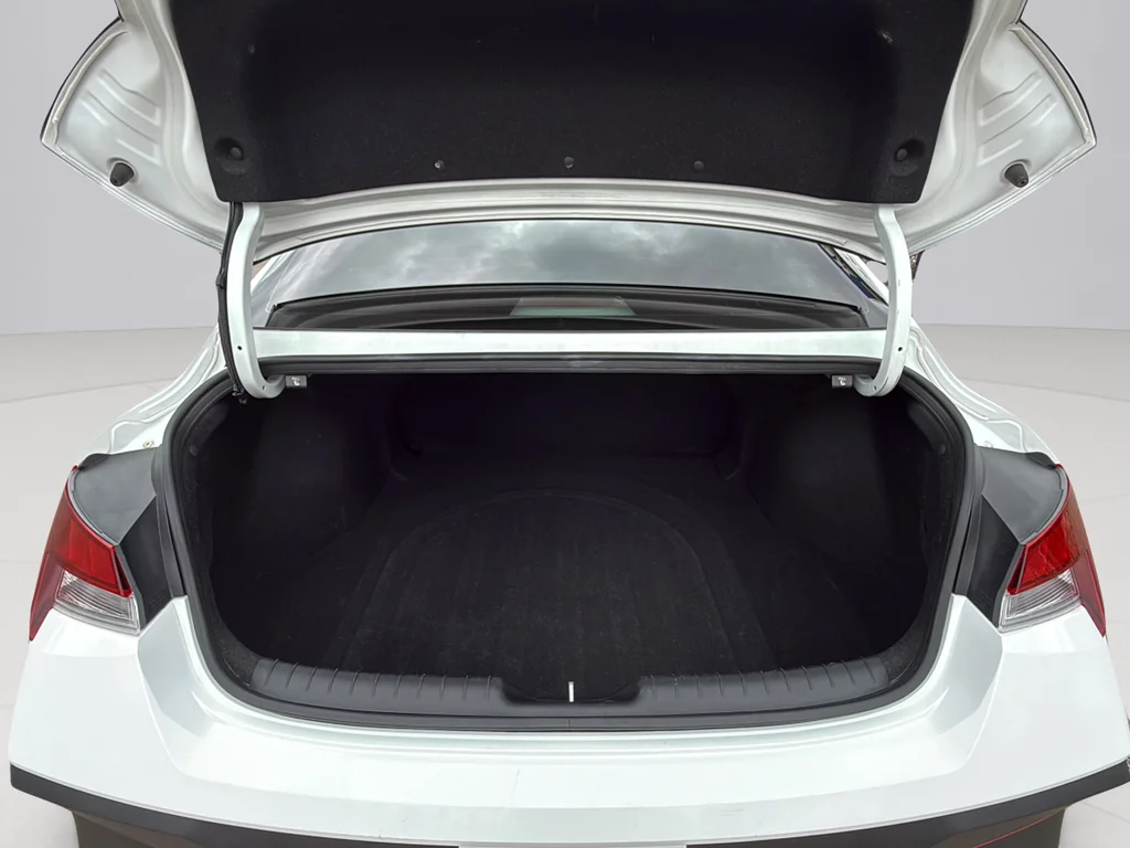Used 2024 Serenity White Hyundai SEL image 29
