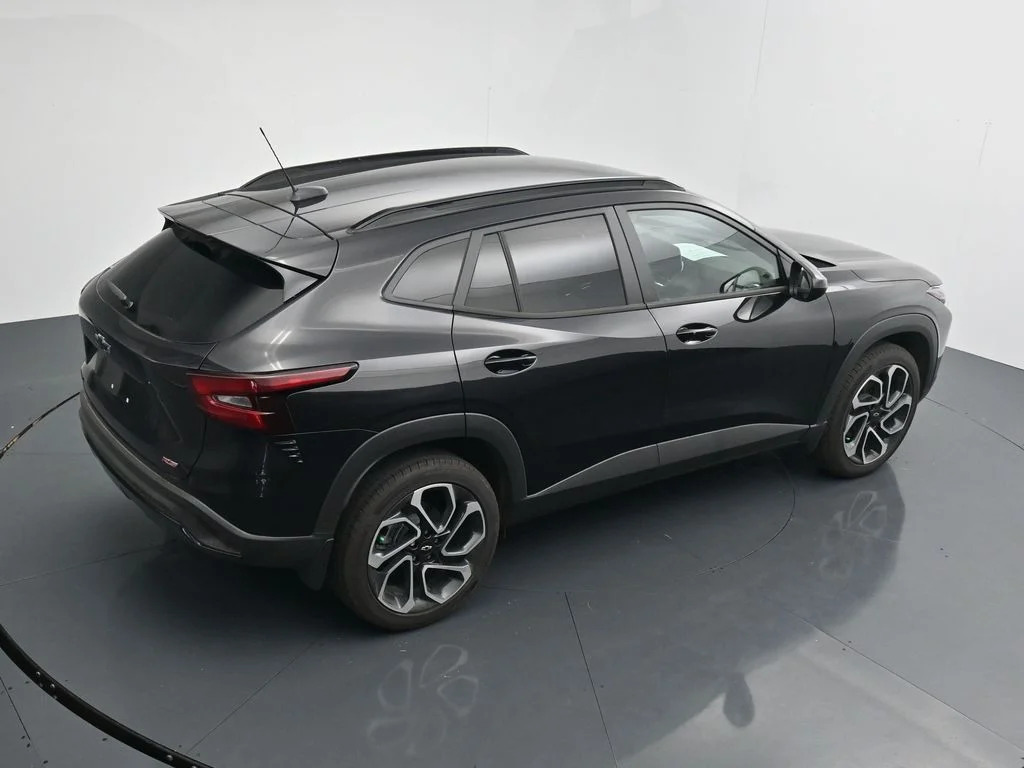 Used 2025 Black Chevrolet 2RS image 28