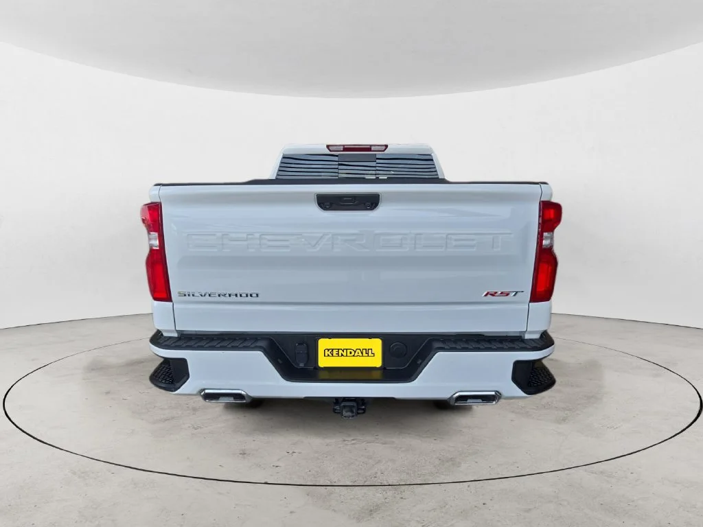 Used 2025 Summit White Chevrolet RST image 6