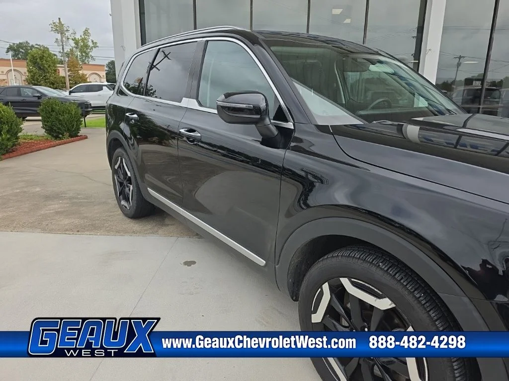 Used 2024 Black Kia S image 23
