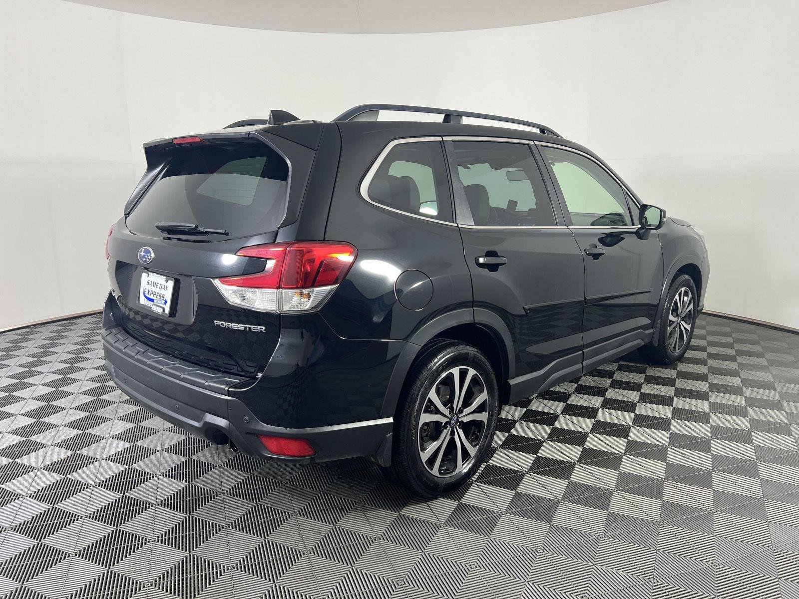 Used 2021 Crystal Black Silica Subaru Limited image 3