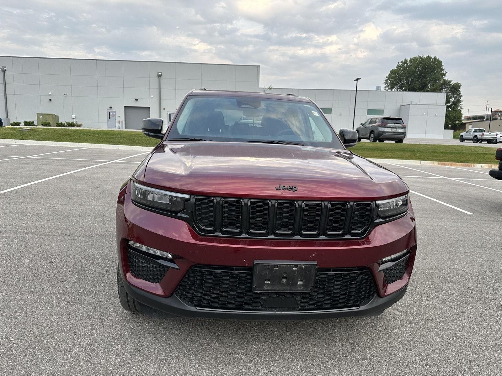 Used 2024 Velvet Red Pearlcoat Jeep Limited image 5